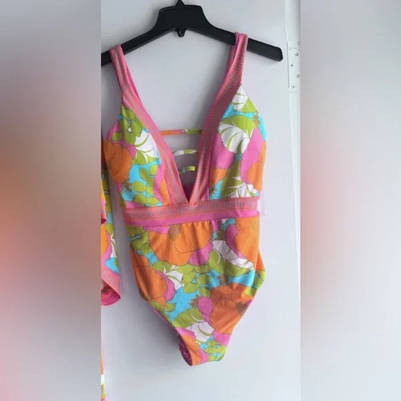 Trina Turk Playa De Flor Plunge One Piece Swimsuit $162 - NWT - Picture 2 of 5